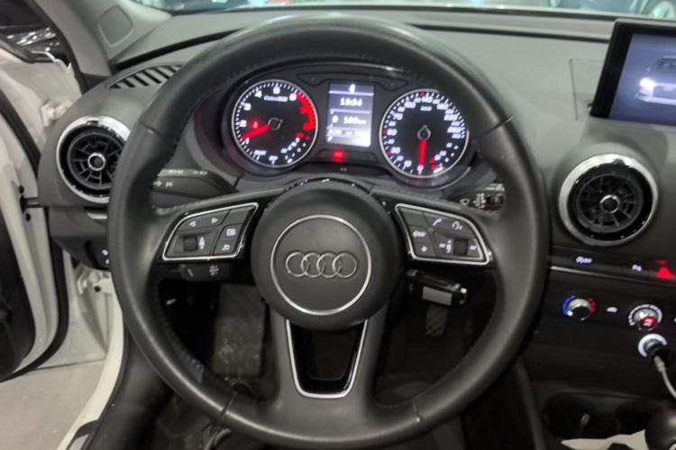 Used Audi A3 2020 Sportback 35 TFSI Fashion Edition China VI Emission Standard Steering Wheel