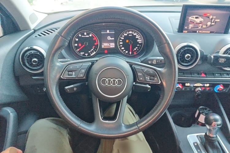 Used Audi A3 2020 Limousine 35 TFSI Fashion Edition China VI Emission Standard Steering Wheel