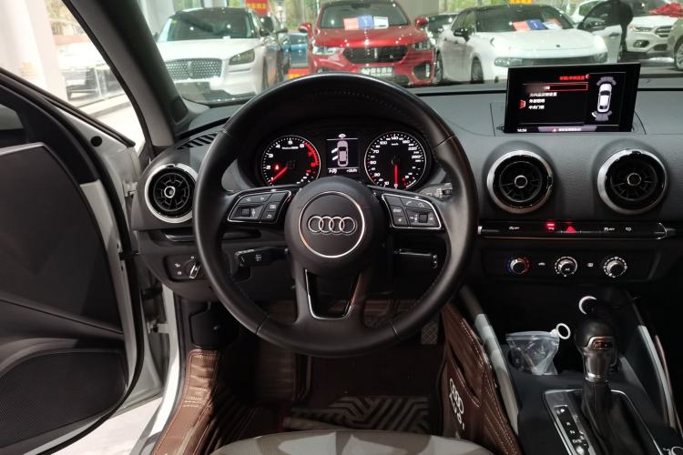 Used Audi A3 2020 Limousine 35 TFSI Fashion Edition China VI Emission Standard Steering Wheel