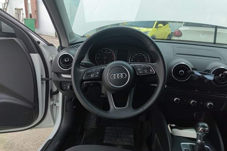 Used Audi A3 2020 Restyled Sportback 35 TFSI Entry-Level China VI Emission Standard Steering Wheel