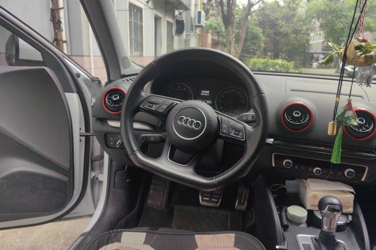Used Audi A3 2020 Sportback 35 TFSI Sporty Model China VI Steering Wheel