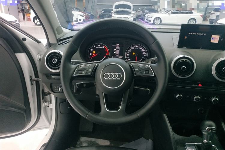 Used Audi A3 2020 Limousine 35 TFSI Fashion Edition China VI Emission Standard Steering Wheel