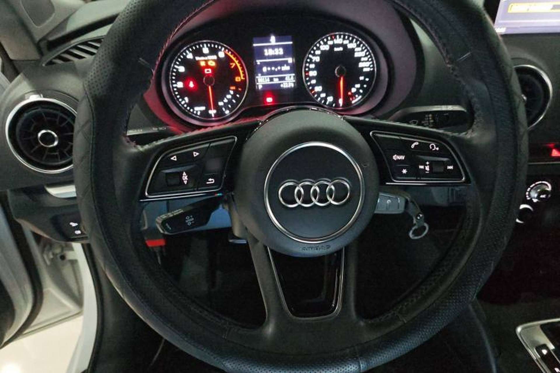 Used Audi A3 2020 Restyled Sportback 35 TFSI Entry-Level China VI Emission Standard Steering Wheel