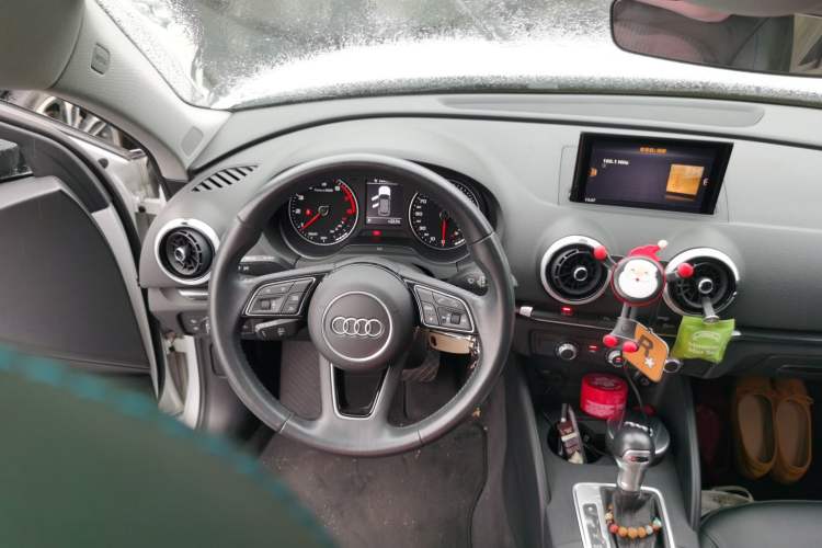 Used Audi A3 2020 Sportback 35 TFSI Fashion Edition China VI Emission Standard Steering Wheel