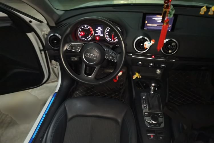 Used Audi A3 2020 Limousine 35 TFSI Fashion Edition China VI Emission Standard Steering Wheel