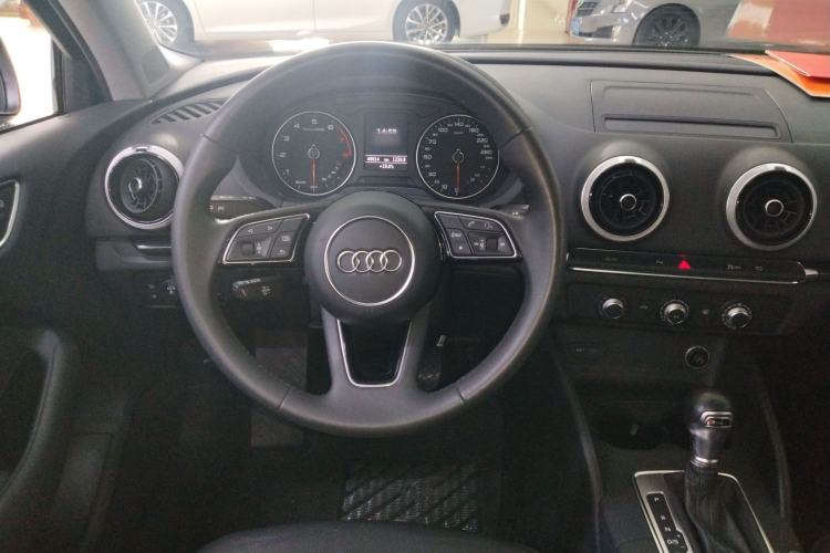Used Audi A3 2020 Limousine 35 TFSI Fashion Edition China VI Emission Standard Steering Wheel