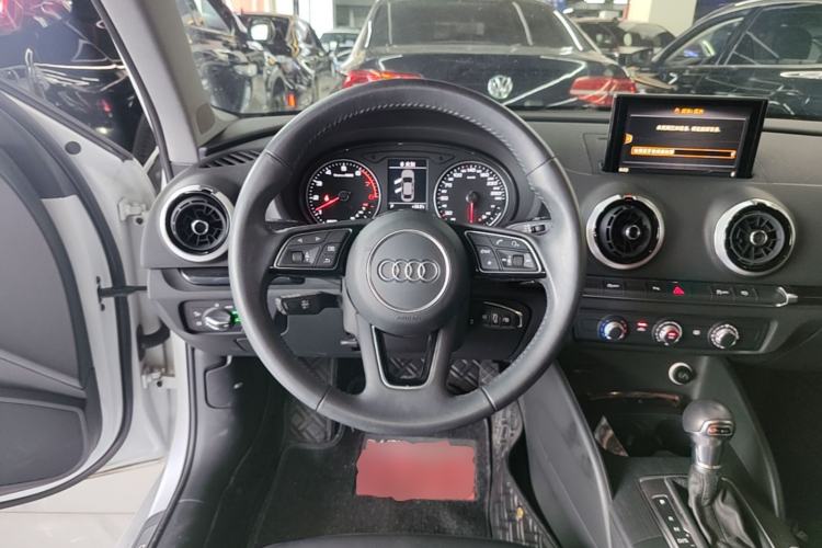 Used Audi A3 2020 Limousine 35 TFSI Fashion Edition China VI Emission Standard Steering Wheel