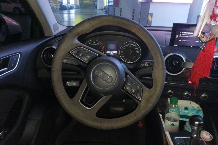 Used Audi A3 2020 Limousine 35 TFSI Fashion Edition China VI Emission Standard Steering Wheel