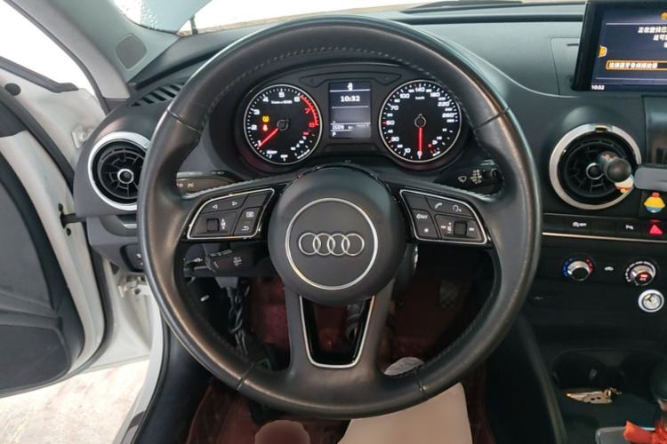 Used Audi A3 2020 Sportback 35 TFSI Fashion Edition China VI Emission Standard Steering Wheel