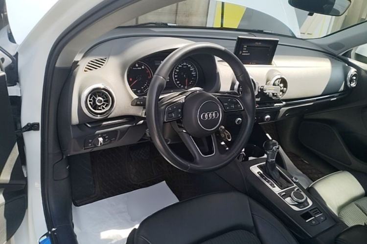 Used Audi A3 2020 Limousine 35 TFSI Fashion Edition China VI Emission Standard Steering Wheel