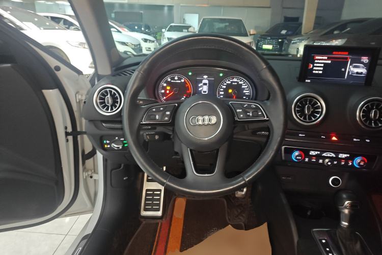 Used Audi A3 2020 Limousine 35 TFSI Style Edition China VI Emission Standard Steering Wheel