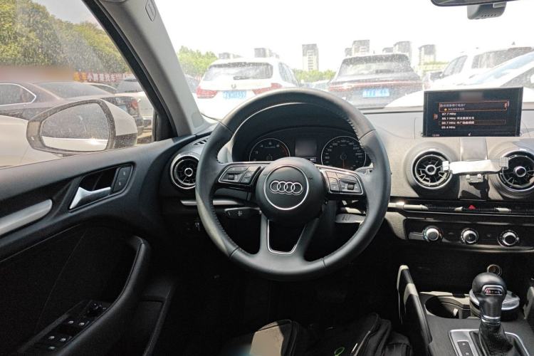 Used Audi A3 2020 Restyled Limousine 35 TFSI Ambition Version China VI Steering Wheel