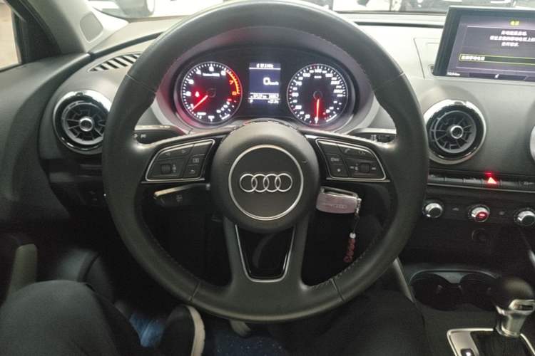 Used Audi A3 2020 Limousine 35 TFSI Fashion Edition China VI Emission Standard Steering Wheel