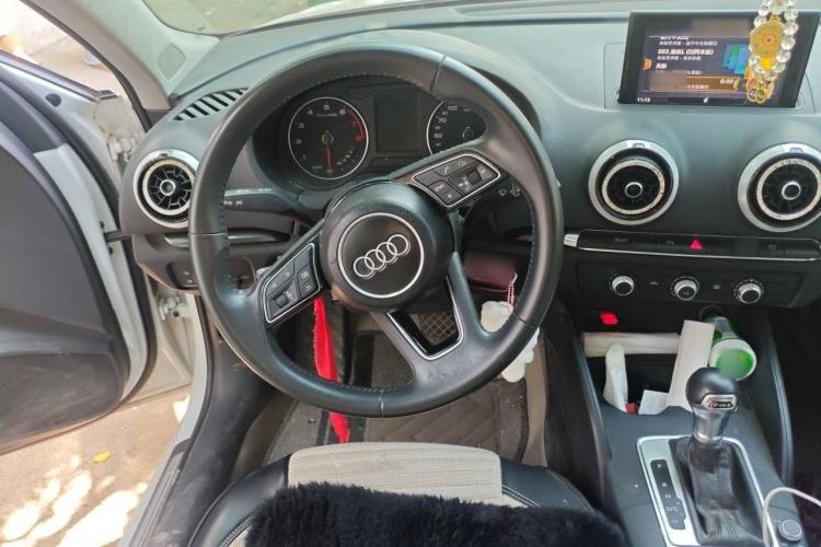 Used Audi A3 2020 Sportback 35 TFSI Fashion Edition China VI Emission Standard Steering Wheel