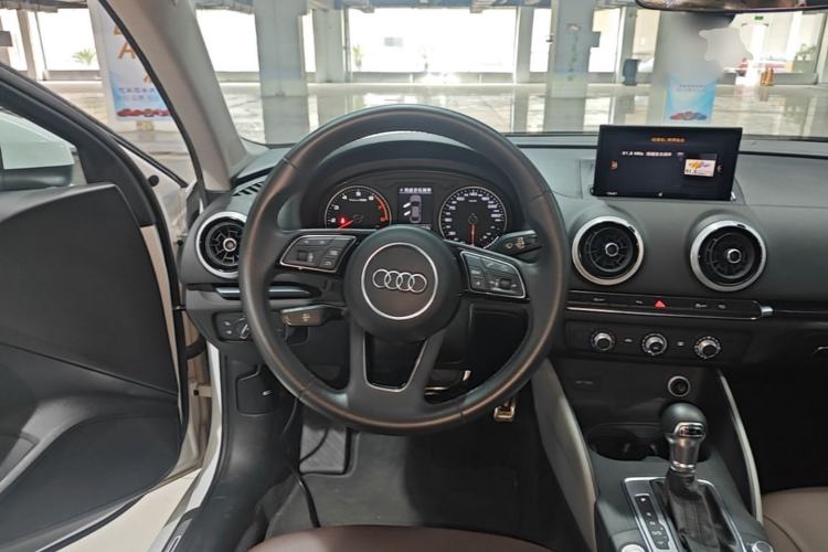 Used Audi A3 2020 Limousine 35 TFSI Fashion Edition China VI Emission Standard Steering Wheel
