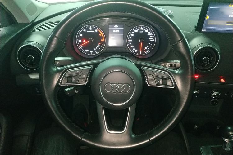Used Audi A3 2020 Restyled Sportback 35 TFSI Entry-Level China VI Emission Standard Steering Wheel