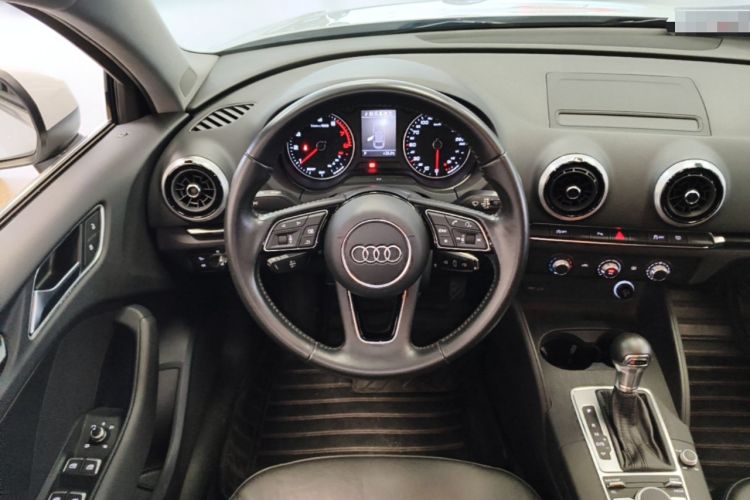 Used Audi A3 2020 Limousine 35 TFSI Fashion Edition China VI Emission Standard Steering Wheel