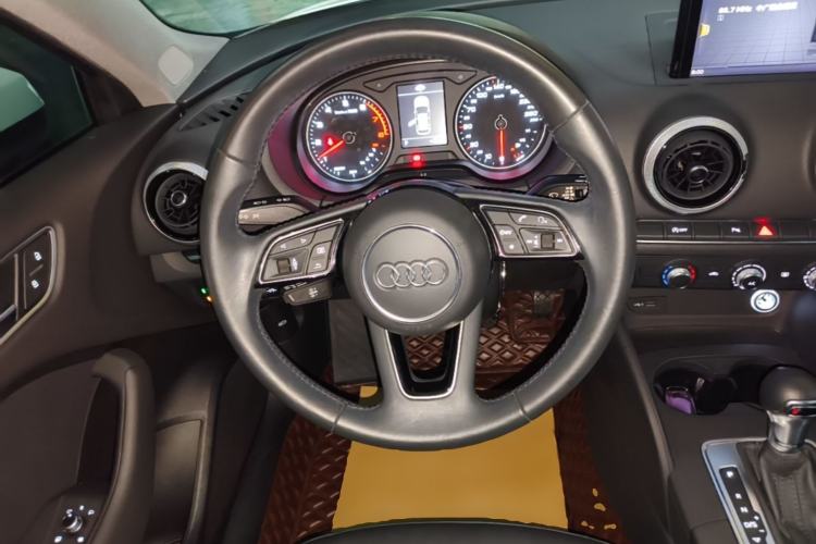 Used Audi A3 2020 Sportback 35 TFSI Fashion Edition China VI Emission Standard Steering Wheel