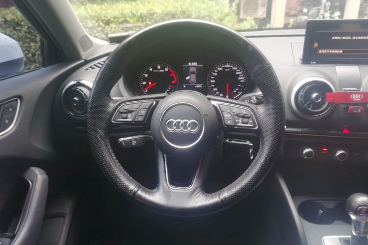 Used Audi A3 2020 Sportback 35 TFSI Fashion Edition China VI Emission Standard Steering Wheel