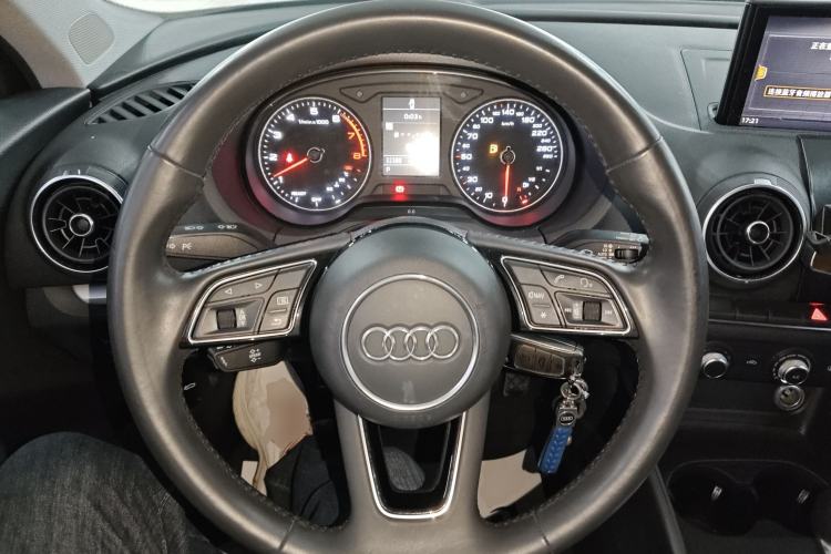 Used Audi A3 2020 Restyled Sportback 35 TFSI Entry-Level China VI Emission Standard Steering Wheel
