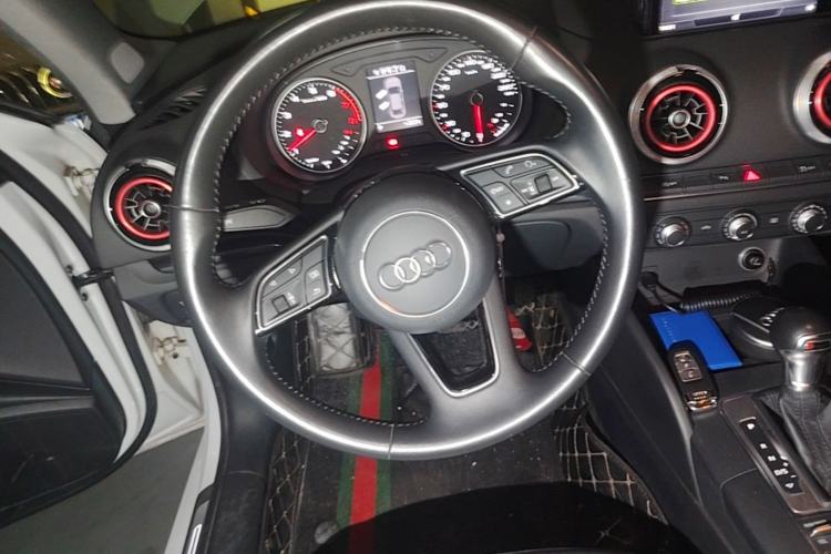 Used Audi A3 2020 Limousine 35 TFSI Fashion Edition China VI Emission Standard Steering Wheel