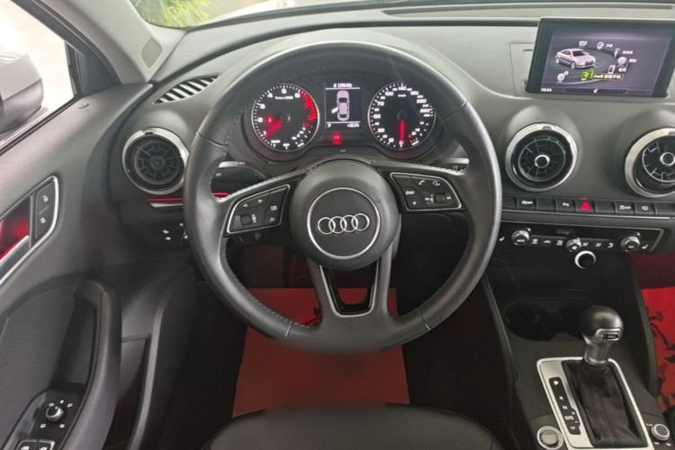 Used Audi A3 2020 Limousine 35 TFSI Fashion Edition China VI Emission Standard Steering Wheel