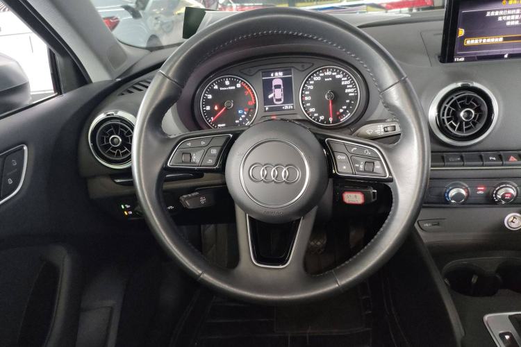 Used Audi A3 2020 Limousine 35 TFSI Fashion Edition China VI Emission Standard Steering Wheel