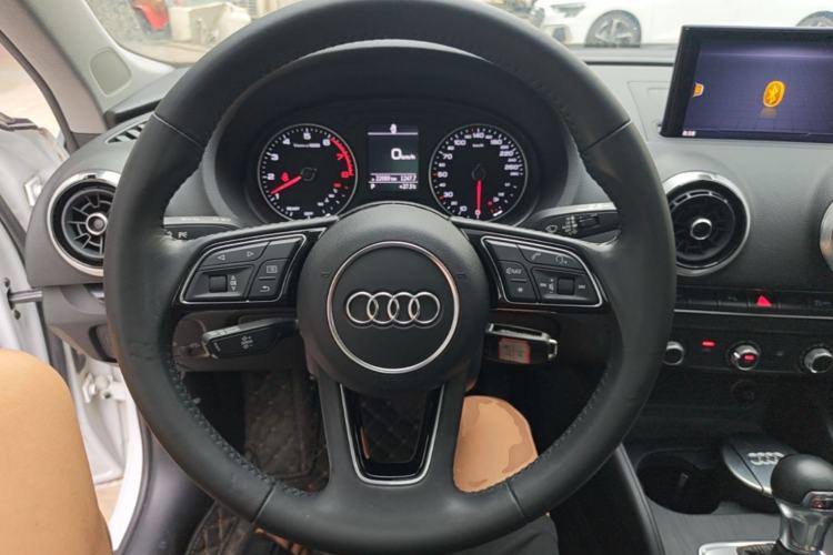 Used Audi A3 2020 Sportback 35 TFSI Fashion Edition China VI Emission Standard Steering Wheel