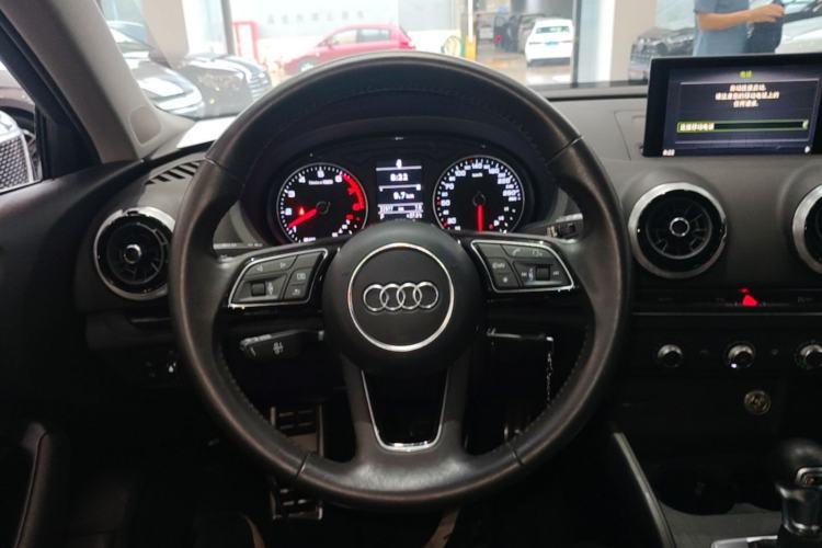 Used Audi A3 2020 Sportback 35 TFSI Fashion Edition China VI Emission Standard Steering Wheel