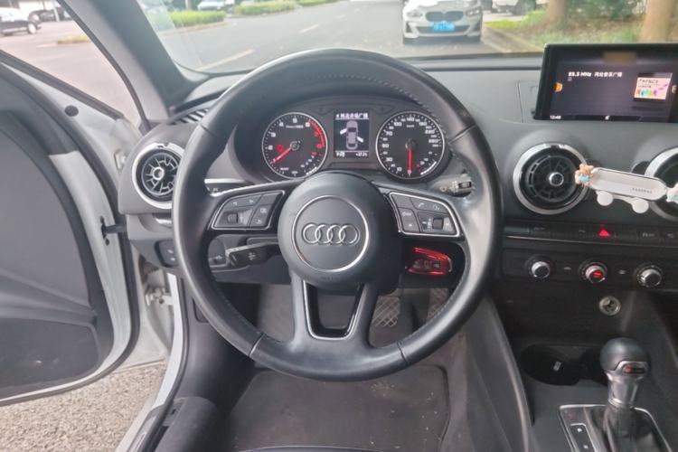 Used Audi A3 2020 Limousine 35 TFSI Fashion Edition China VI Emission Standard Steering Wheel