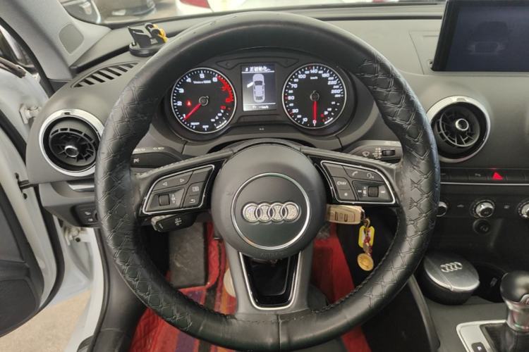 Used Audi A3 2020 Limousine 35 TFSI Fashion Edition China VI Emission Standard Steering Wheel