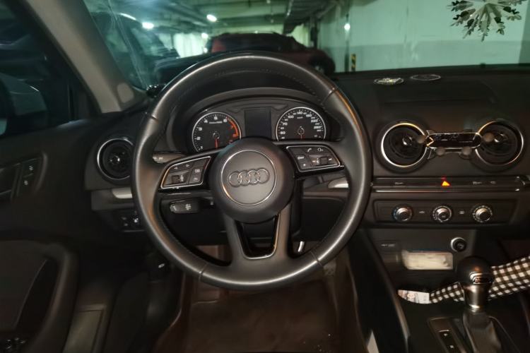 Used Audi A3 2020 Restyled Sportback 35 TFSI Entry-Level China VI Emission Standard Steering Wheel