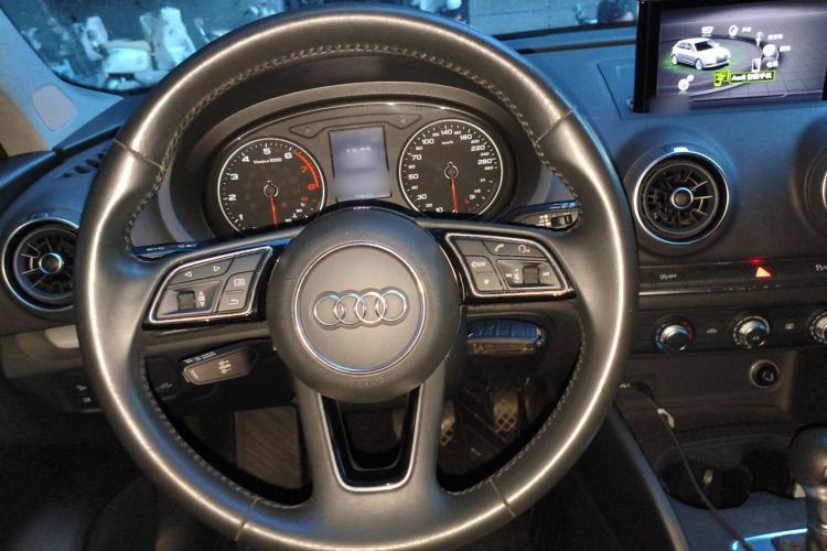 Used Audi A3 2020 Sportback 35 TFSI Ambition China VI Steering Wheel
