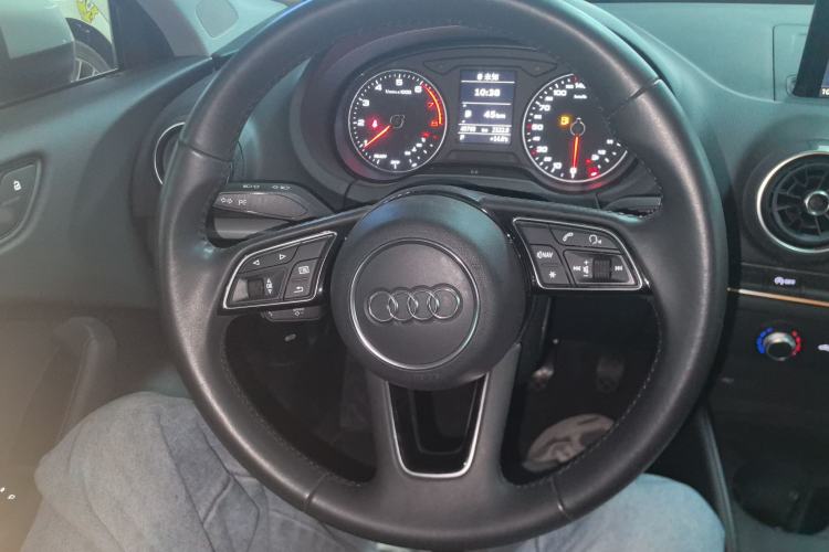 Used Audi A3 2020 Restyled Sportback 35 TFSI Entry-Level China VI Emission Standard Steering Wheel