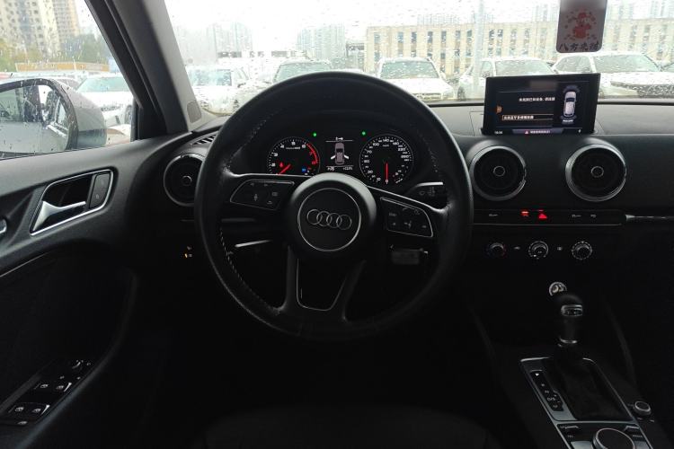 Used Audi A3 2020 Sportback 35 TFSI Fashion Edition China VI Emission Standard Steering Wheel