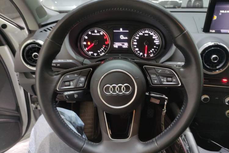 Used Audi A3 2020 Limousine 35 TFSI Fashion Edition China VI Emission Standard Steering Wheel