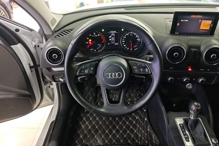 Used Audi A3 2020 Restyled Limousine 35 TFSI Ambition Version China VI Steering Wheel