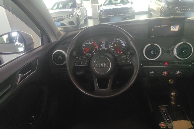 Used Audi A3 2020 Limousine 35 TFSI Fashion Edition China VI Emission Standard Steering Wheel