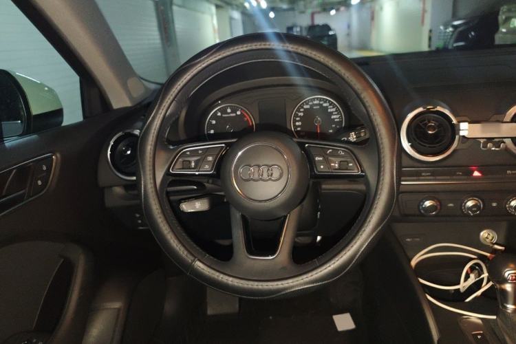 Used Audi A3 2020 Limousine 35 TFSI Fashion Edition China VI Emission Standard Steering Wheel