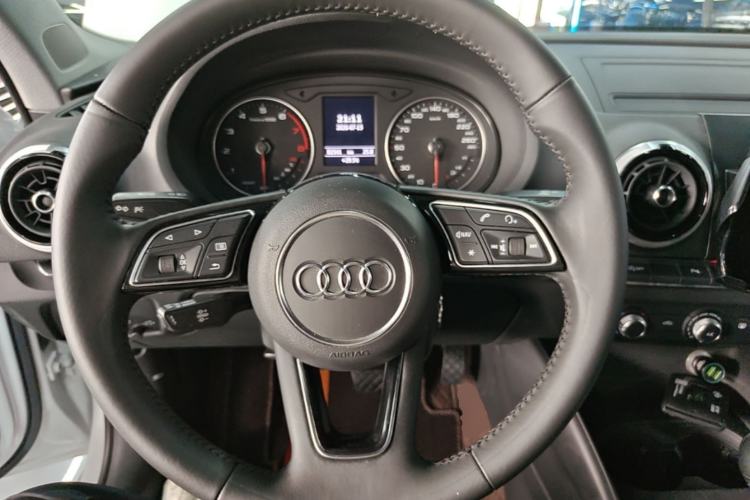 Used Audi A3 2020 Limousine 35 TFSI Fashion Edition China VI Emission Standard Steering Wheel