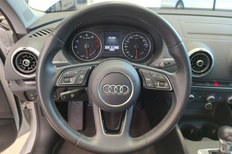 Used Audi A3 2020 Limousine 35 TFSI Fashion Edition China VI Emission Standard Steering Wheel