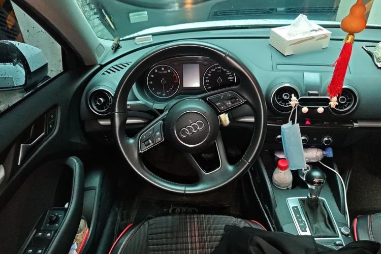 Used Audi A3 2020 Restyled Sportback 35 TFSI Entry-Level China VI Emission Standard Steering Wheel