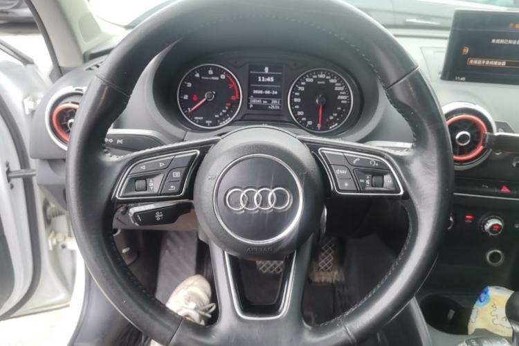 Used Audi A3 2020 Limousine 35 TFSI Fashion Edition China VI Emission Standard Steering Wheel