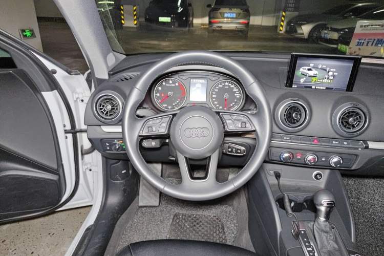 Used Audi A3 2020 Sportback 35 TFSI Ambition China VI Steering Wheel