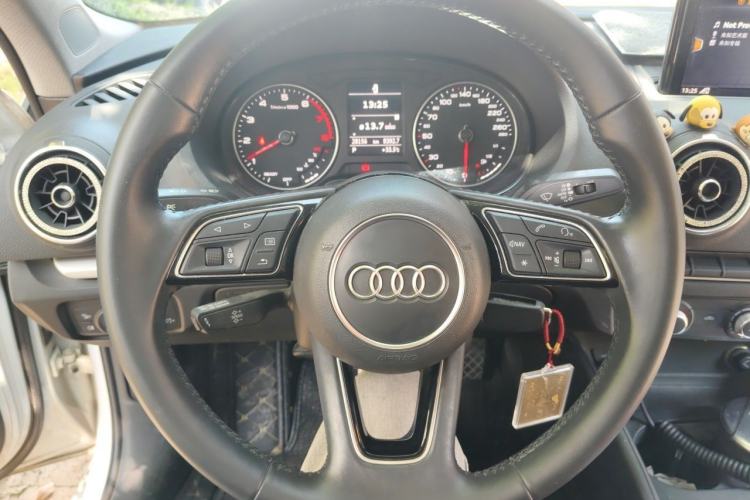 Used Audi A3 2020 Restyled Limousine 35 TFSI Ambition Version China VI Steering Wheel