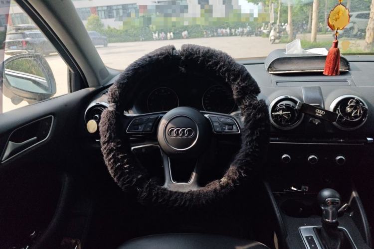 Used Audi A3 2020 Limousine 35 TFSI Fashion Edition China VI Emission Standard Steering Wheel