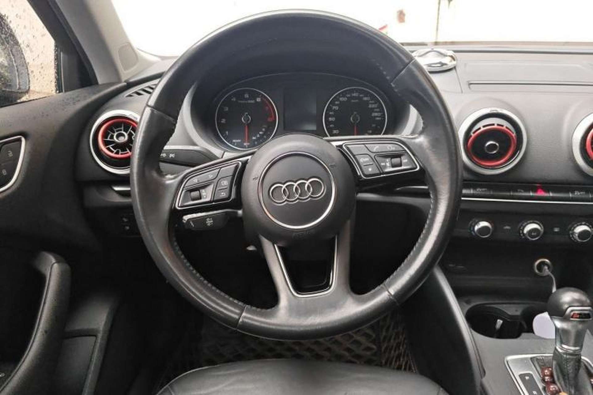 Used Audi A3 2020 Sportback 35 TFSI Fashion Edition China VI Emission Standard Steering Wheel