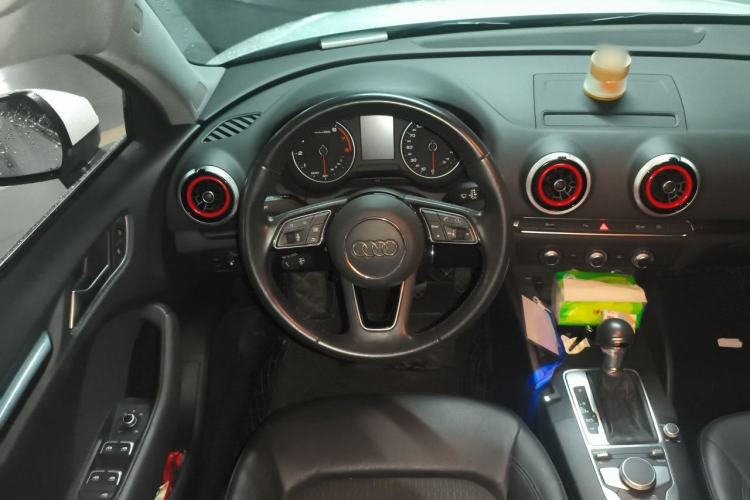 Used Audi A3 2020 Limousine 35 TFSI Fashion Edition China VI Emission Standard Steering Wheel