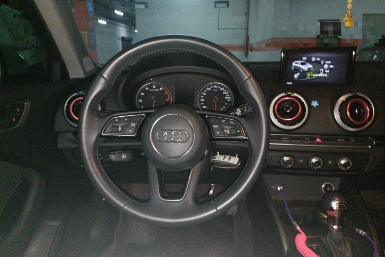 Used Audi A3 2020 Sportback 35 TFSI Fashion Edition China VI Emission Standard Steering Wheel