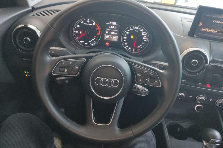 Used Audi A3 2020 Limousine 35 TFSI Fashion Edition China VI Emission Standard Steering Wheel